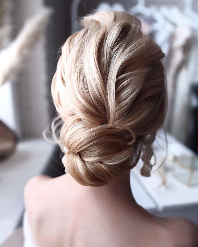 40+ Stunning Wedding Hairstyles For Long Hair Gorgeous Wedding Hairstyles 2020 Classic Chignon Hairstyles