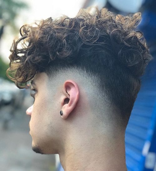 60+ Best Taper Fade Haircuts Elegant Taper Hairstyle For Men Curly Dyed Highlights