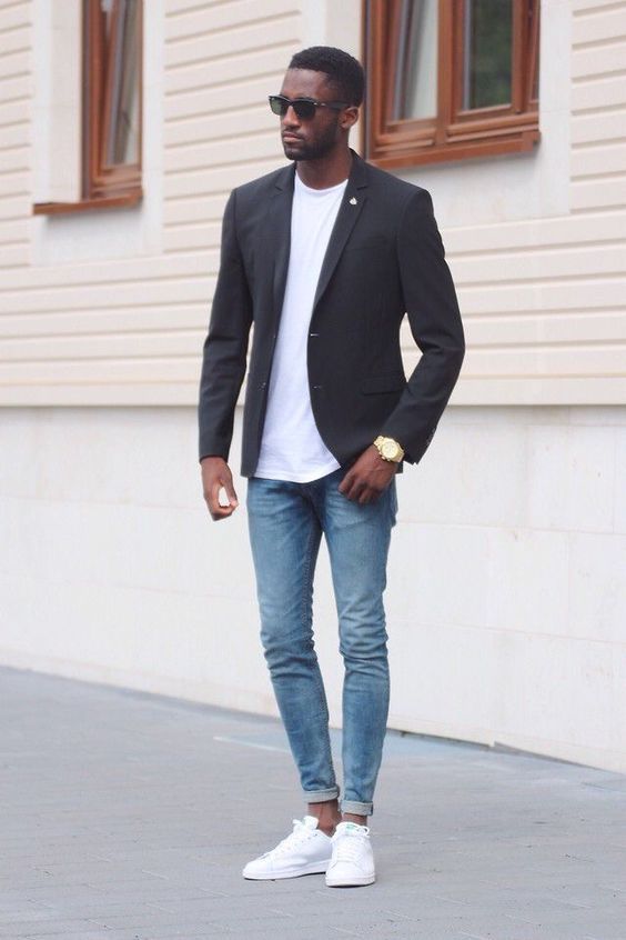 Simple Appearance With White T Shirt, Black Blazer, Bleached Jeans, White Sneakers For The Fall
