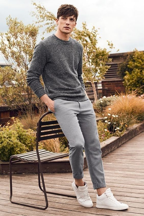 Sleek Minimalist Autumn Outfit With Grey Pullover, Grey Cropped Trousers And White Sneakers