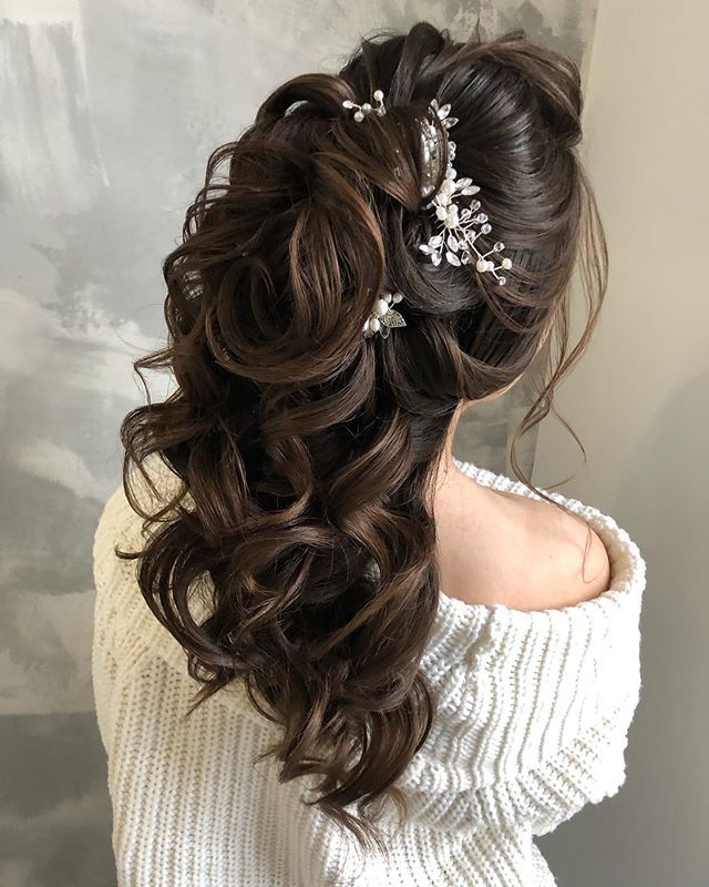 Soft Waves & Beautiful Curls Bridal Hairstyles 40+ Stunning Wedding Hairstyles For Long Hair Gorgeous Wedding Hairstyles 2020 
