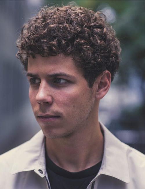 40+ Best Curly Hairstyles For Men Stylish Men's Curly Haircuts Bowled Round Curly Top