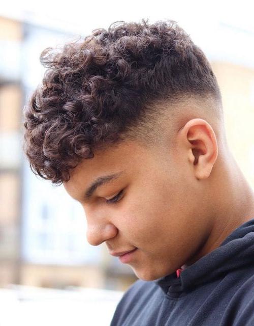 40+ Best Curly Hairstyles For Men Stylish Men's Curly Haircuts Tight Curls And Drop Taper