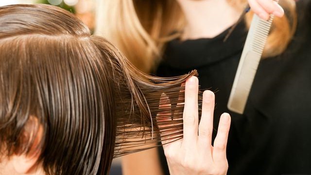 How Much Hair Loss Per Day Is Normal How To Prevent Hair Loss Funtouzy.com 4