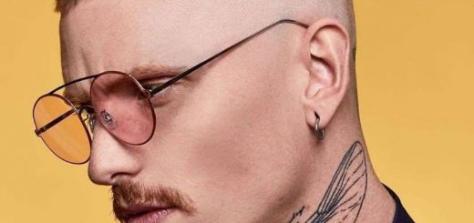 60+ Popular Haircuts For Men With Glasses 2022