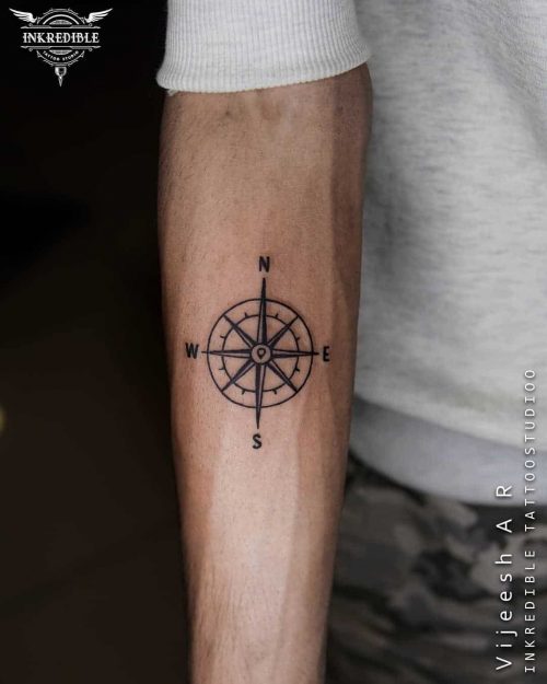 100+ Best Compass Tattoo Ideas 58